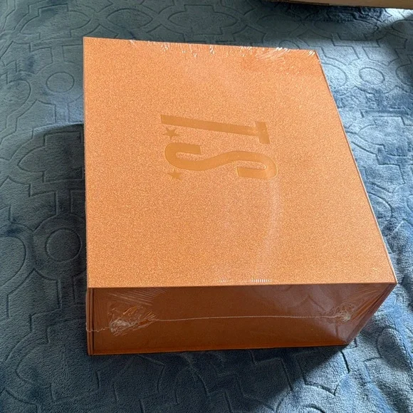 Authentic Taylor Swift The Life of a Showgirl XS/S Cardigan Box Set - Picture 4 of 8